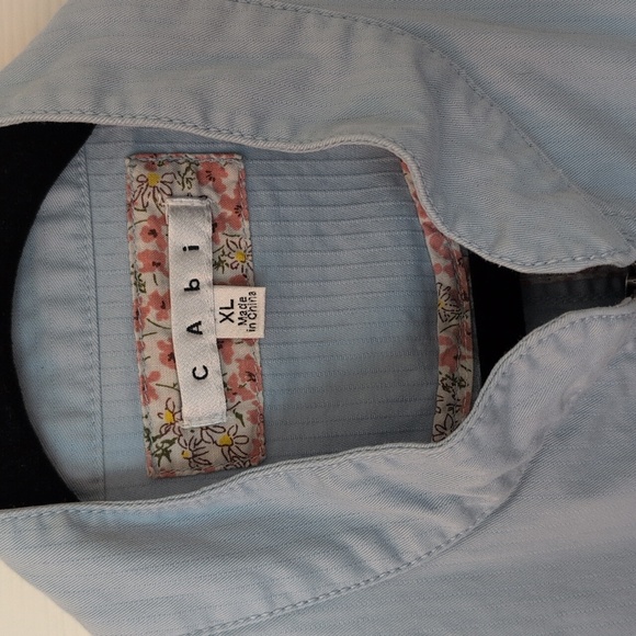 Cabi Cropped fall light jacket light blue size L EUC - Picture 4 of 12